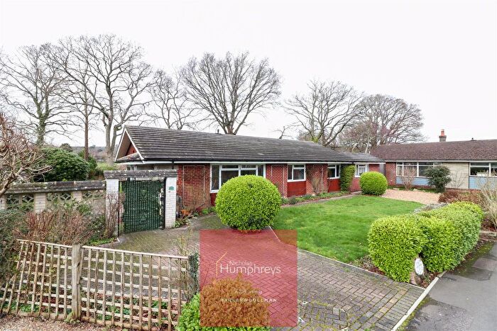 2 Bedroom Detached Bungalow To Rent In Cedar Drive, Wimborne, BH21