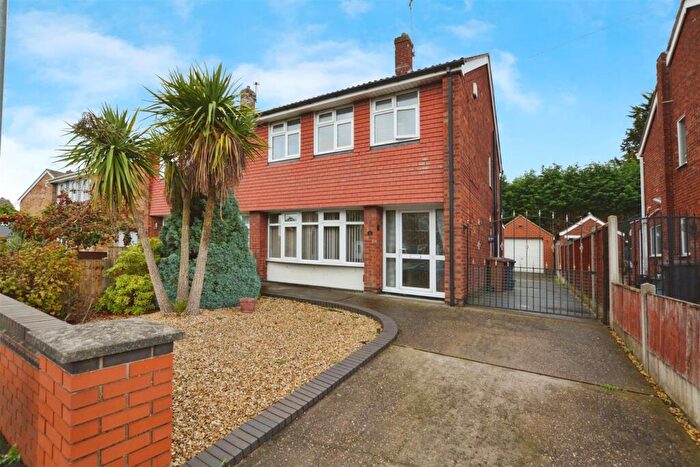 3 Bedroom Semi-Detached House For Sale In Birchwood Road, Scunthorpe, DN16