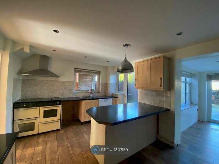 4 Bedroom Detached House To Rent In Braemar Close, Kettering NN15