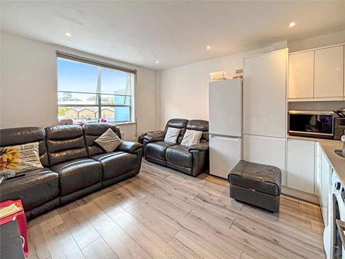2 Bedroom Flat To Rent In Newport Road, Hayes, UB4