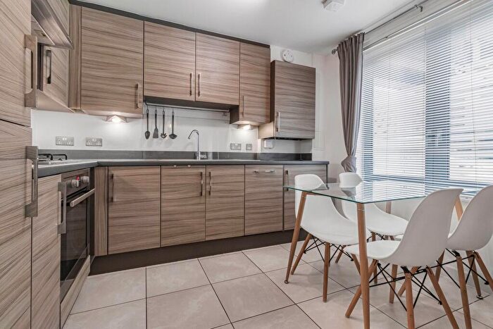 2 Bedroom Flat For Sale In Pooles Park, N4