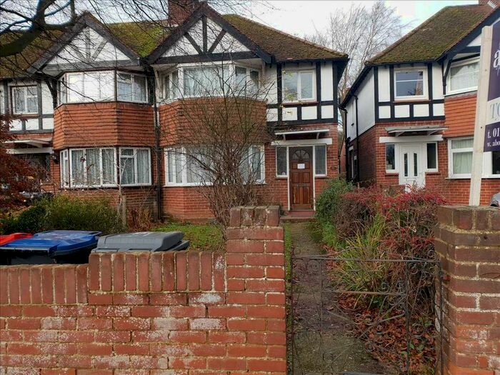 5 Bedroom Semi-Detached House To Rent In Clifton Gardens, Canterbury, CT2