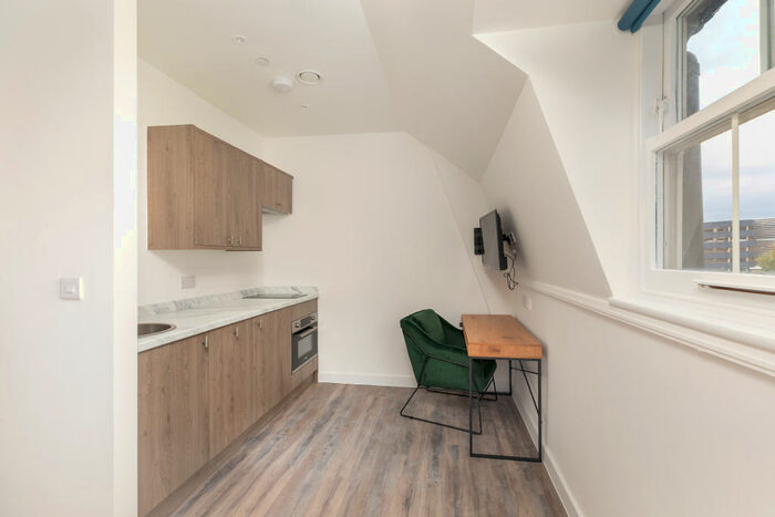 Studio To Rent In New Bond House, BS2