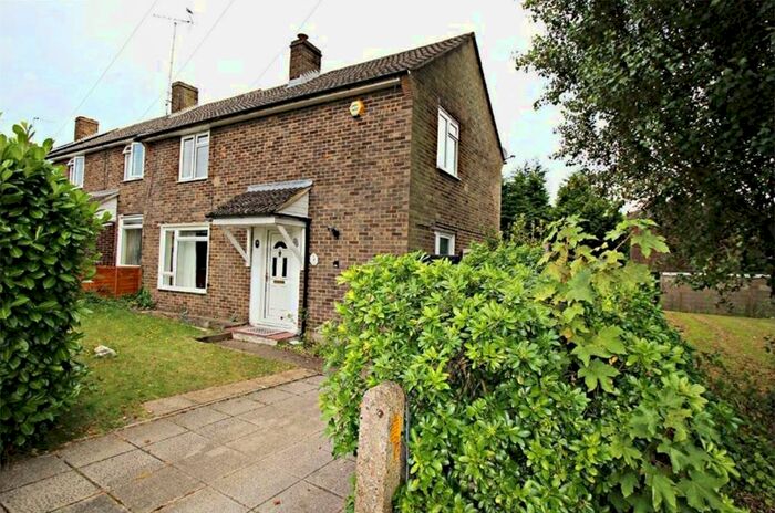 3 Bedroom End Of Terrace House To Rent In Weir Avenue, Farnborough, Hampshire, GU14