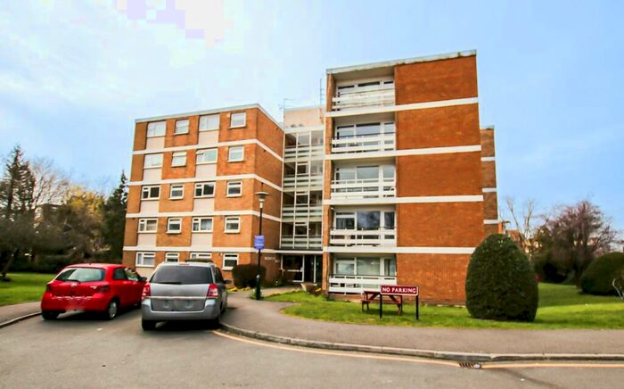 2 Bedroom Flat To Rent In Shirley Road, Wallington, SM6