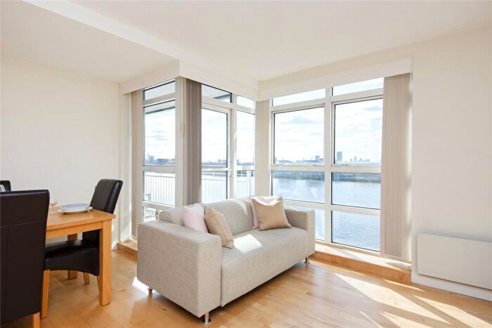 2 Bedroom Flat To Rent In Anchorage Point, Cuba Street, E14