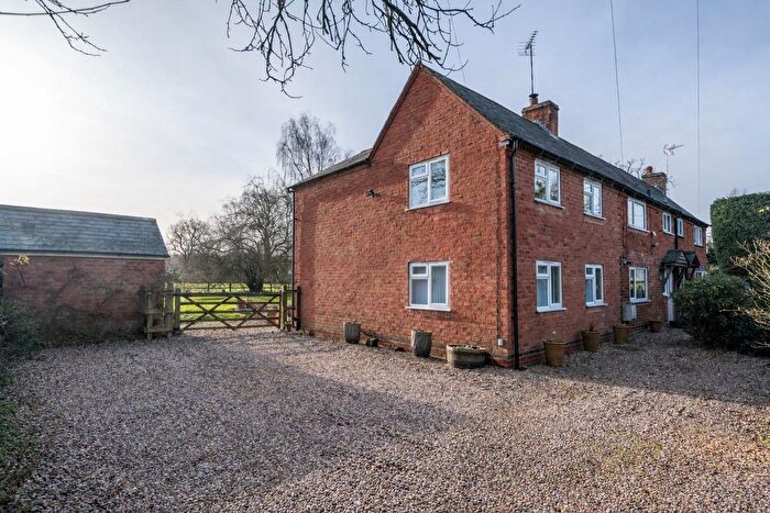 4 Bedroom Semi-Detached House For Sale In Broad Lane, Tanworth-In-Arden, B94