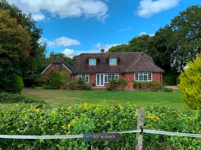 4 Bedroom Detached House To Rent In Wheathold, Tadley, RG26