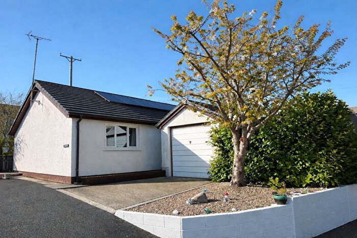 3 Bedroom Detached Bungalow For Sale In Maes Dafydd, Llanarth, SA47