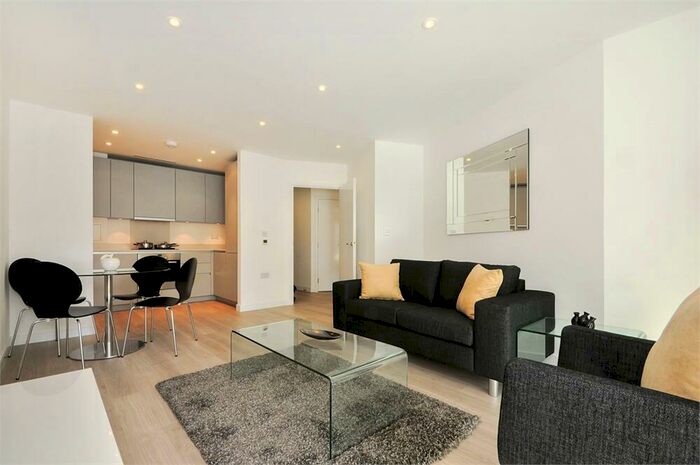 1 Bedroom Apartment To Rent In Tennyson Apartments, Saffron Central Square, Wellesley Road, CR0