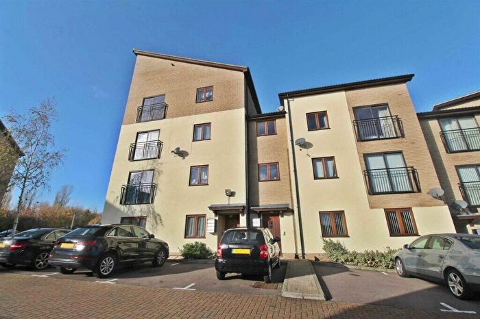 2 Bedroom Flat To Rent In Kelling Way, Broughton, Milton Keynes, MK10