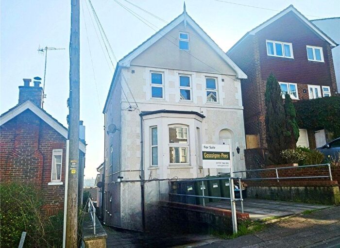 1 Bedroom Flat For Sale In Grovehill Road, Redhill, Surrey, RH1