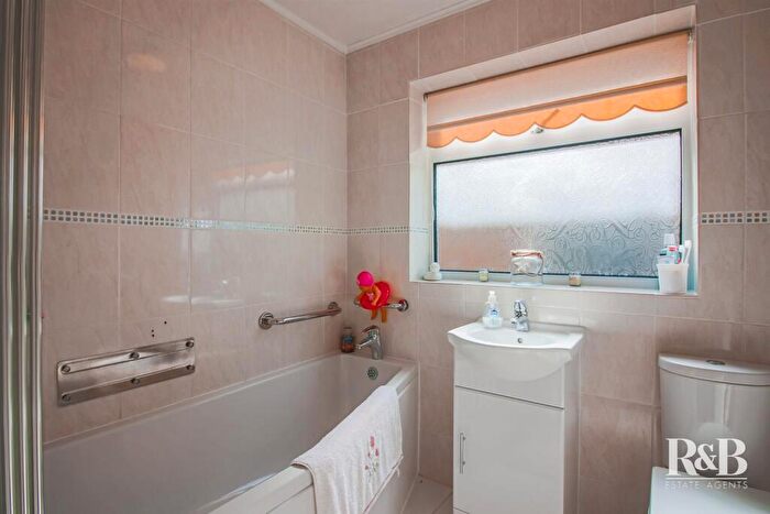2 Bedroom Detached Bungalow For Sale In Hexham Road, Morecambe, LA4