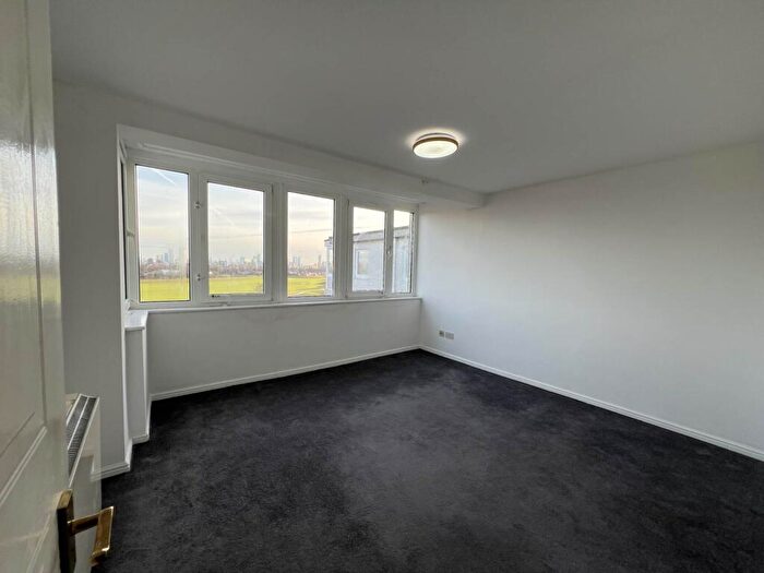 1 Bedroom Apartment To Rent In Kersal Way, Salford, M7