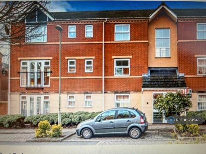 2 Bedroom Flat To Rent In Alma Road, Banbury, OX16