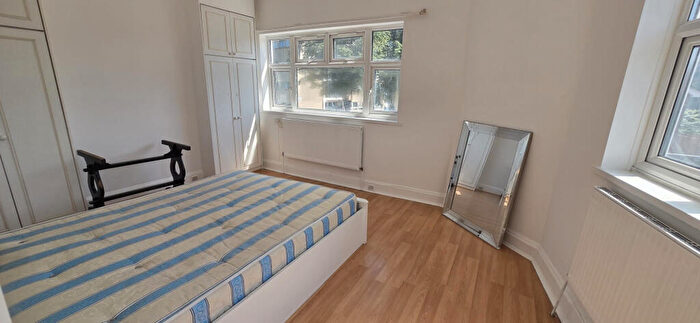 3 Bedroom Flat To Rent In Woodford Road, London, E7
