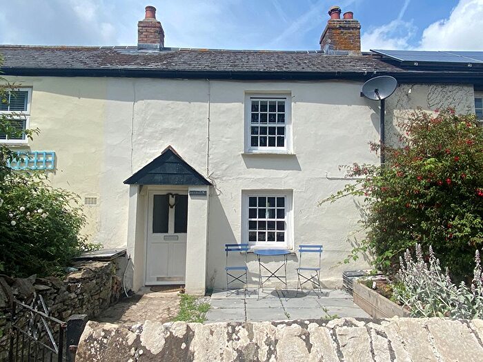 2 Bedroom Property To Rent In Pendower Road, Truro, TR2