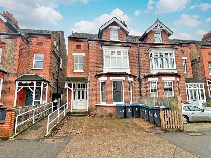 6 Bedroom Semi Detached House For Sale In Victoria Avenue, Surbiton, KT6