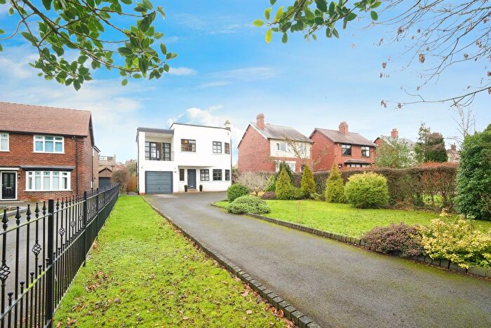 4 Bedroom Detached House For Sale In Milnthorpe Lane, Wakefield, WF2