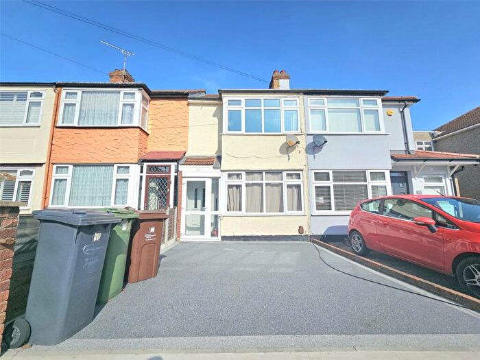 2 Bedroom Terraced House To Rent In Gorseway, Romford, RM7