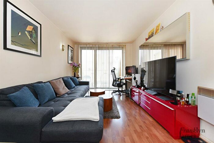 1 Bedroom Flat For Sale In Adriatic Building, Narrow Street, London, E14