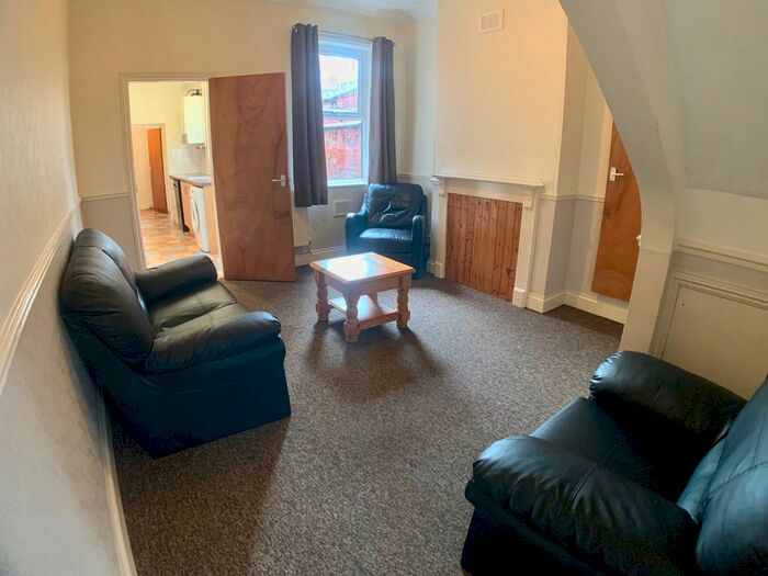 2 Bedroom Terraced House To Rent In Jarrom Street, Leicester LE2