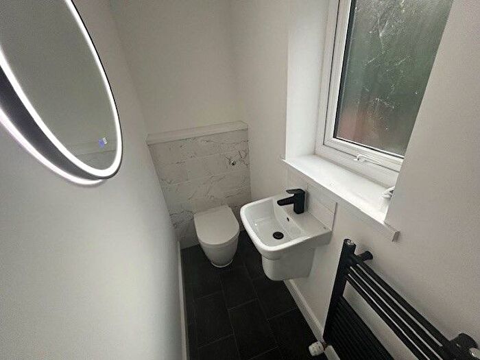 3 Bedroom Terraced House For Sale In Burnley Road, Todmorden, OL14