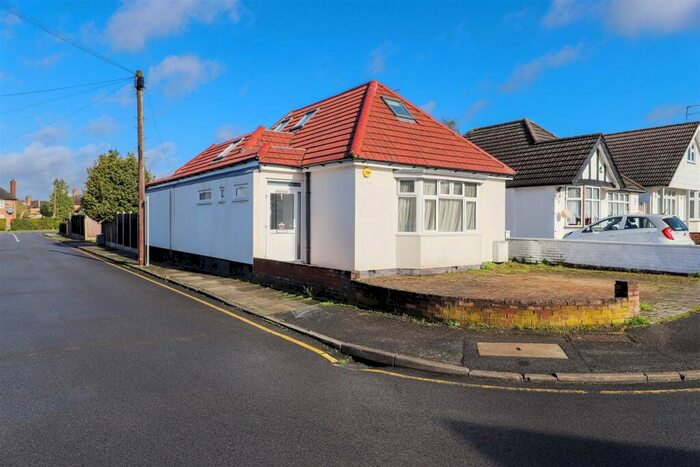 2 Bedroom Detached Bungalow To Rent In Hill Rise, Ruislip, HA4