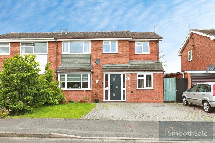 4 Bedroom Semi-Detached House For Sale In Hamilton Road, Evesham, WR11