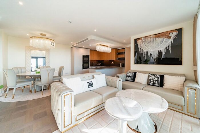 3 Bedroom Flat To Rent In Boxwood Gardens, Wapping, E1W