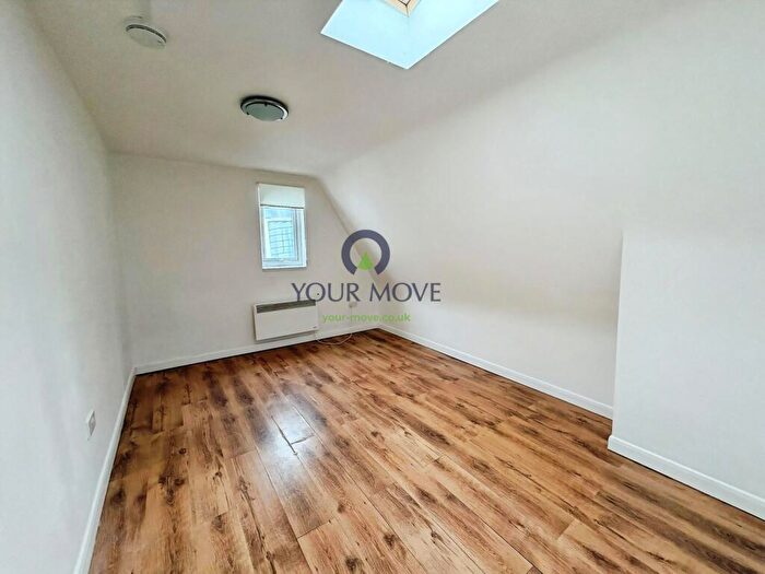 Flat To Rent In High Street, Sutton, SM1