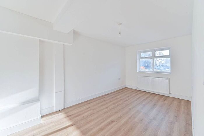 5 Bedroom End Terrace House To Rent In Bond Road, Mitcham, CR4