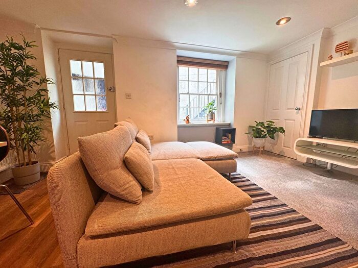 1 Bedroom Flat For Sale In Magdalen Street, Exeter, EX2