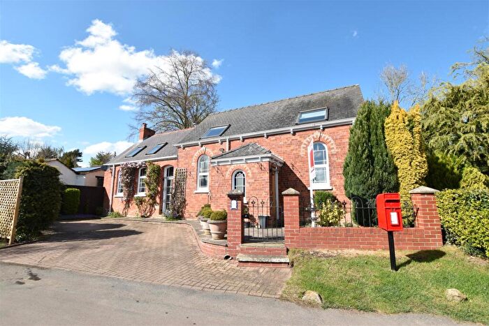 4 Bedroom Cottage For Sale In The Old Chapel, Waithe Lane, Brigsley, Grimsby, DN37