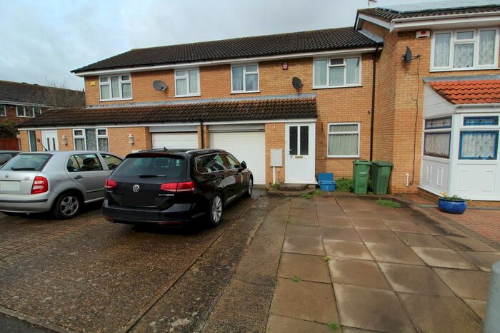 3 Bedroom Terraced House To Rent In Elthorne Way, Newport Pagnell, MK16