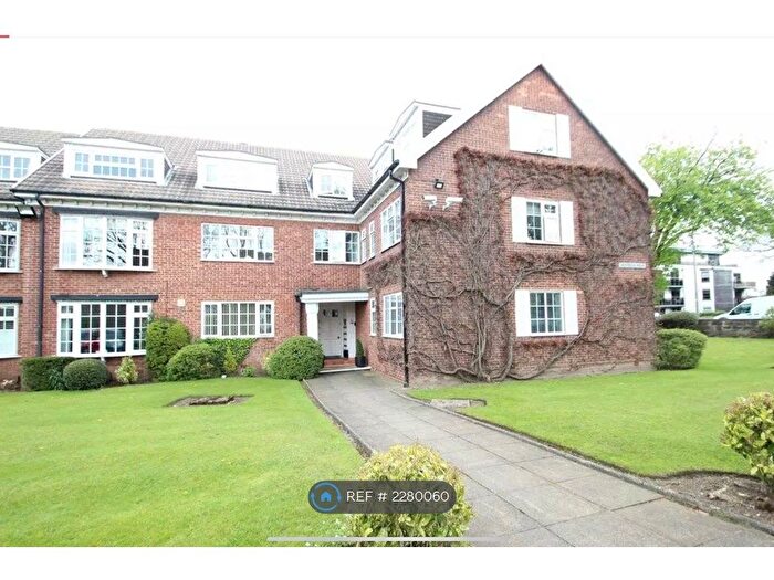 2 Bedroom Flat To Rent In Cavendish Mews, Leeds, LS17