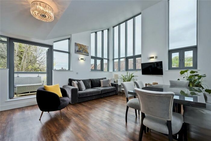 2 Bedroom Penthouse To Rent In Uplands Road, Guildford, Surrey, GU1