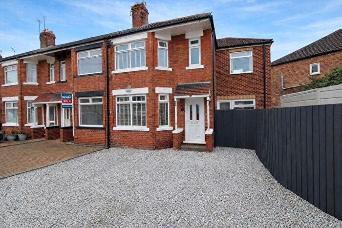 3 Bedroom End Of Terrace House For Sale In Astoria Crescent, Hull, East Riding Of Yorkshire, HU8