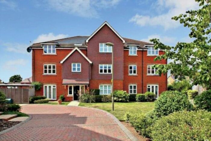 2 Bedroom Flat To Rent In Old Sawmill Place, Chinnor, OX39