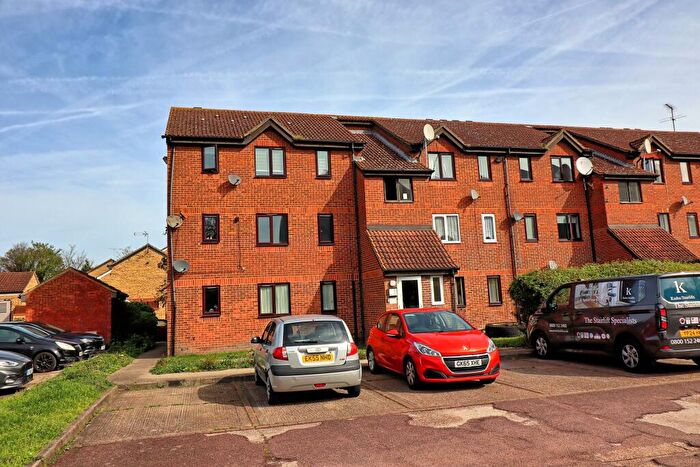 1 Bedroom Flat For Sale In Parsonage Road, Grays, RM20