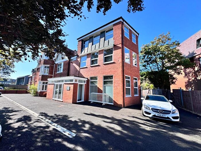 Apartment To Rent In Poole Road, Bournemouth, BH2
