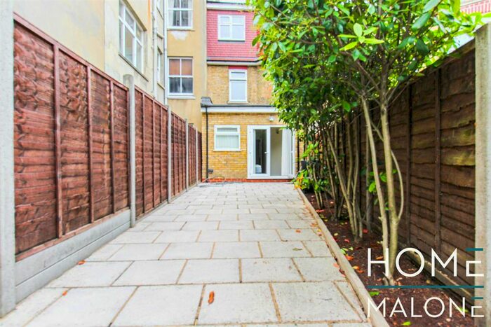 3 Bedroom Flat To Rent In Caledonian Road, London, N7