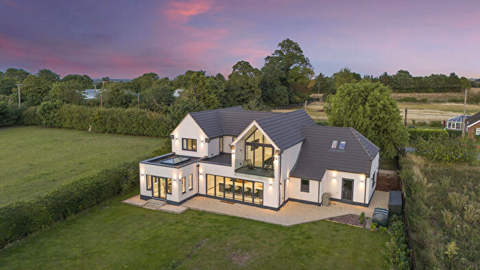 4 Bedroom Detached House For Sale In Toseland Road, Graveley, St. Neots, Cambridgeshire, PE19