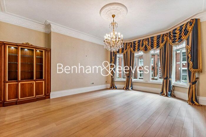 6 Bedroom Town House To Rent In Cheniston Gardens, Kensington, W8