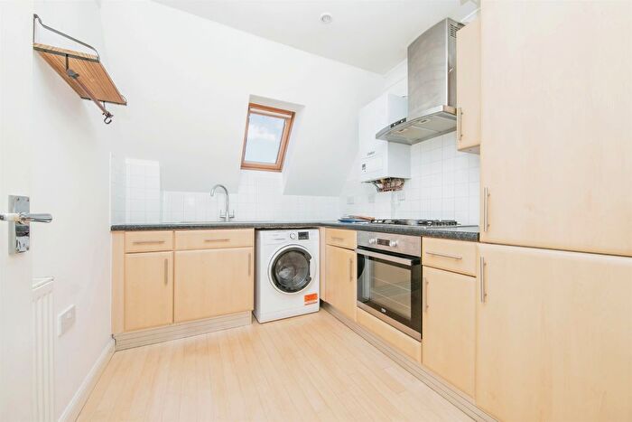 2 Bedroom Flat For Sale In Magdalen Street, Colchester, CO1