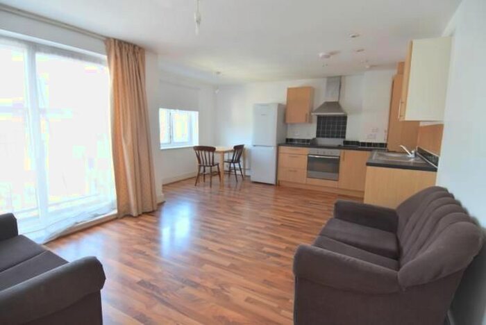 2 Bedroom Flat To Rent In Burlington House, Tewkesbury Road, London, N15