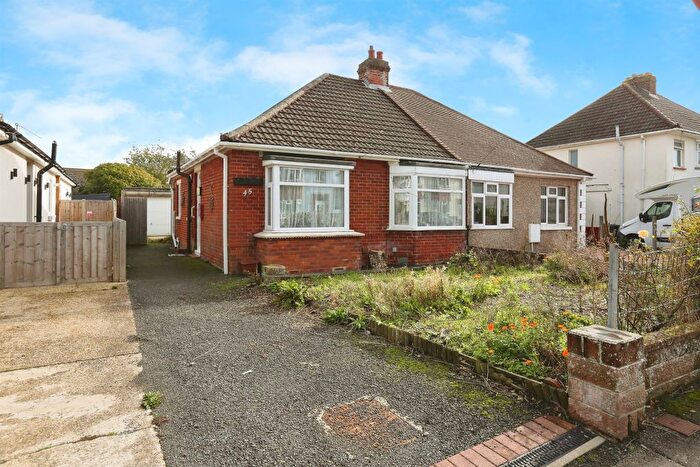2 Bedroom Semi Detached Bungalow For Sale In Conifer Grove, Gosport, PO13