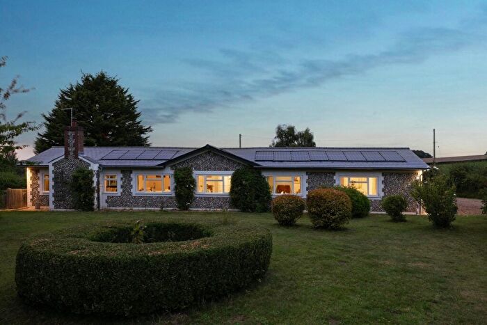 4 Bedroom Detached House For Sale In Rectory Hill Cottage, Cley, Norfolk, NR25