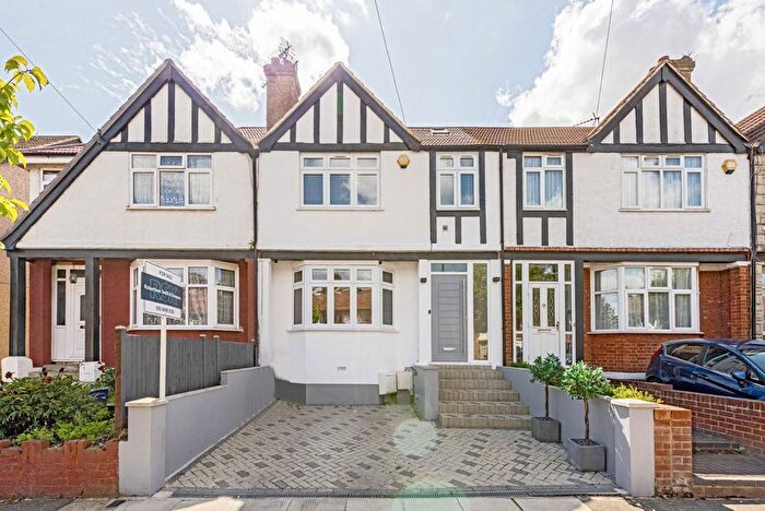 4 Bedroom Terraced House For Sale In Brookbank Avenue, Hanwell, W7