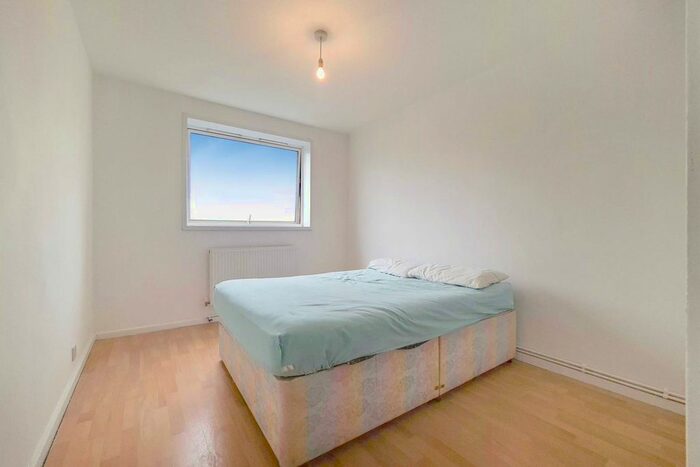 1 Bedroom Flat To Rent In .Hurst Street, Poet's Corner, London, SE24
